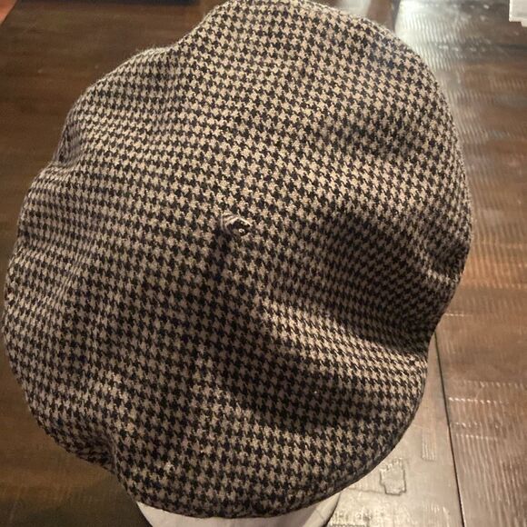 Stylish Houndstooth Beret - Picture 2 of 5